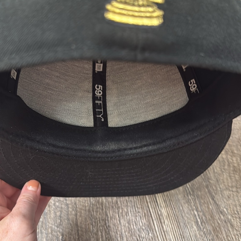 New Era Limited Edition Giants Gold World Champions Hat size7 - Picture 6 of 6